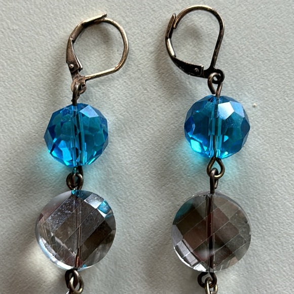 Cache Earrings - Picture 2 of 3